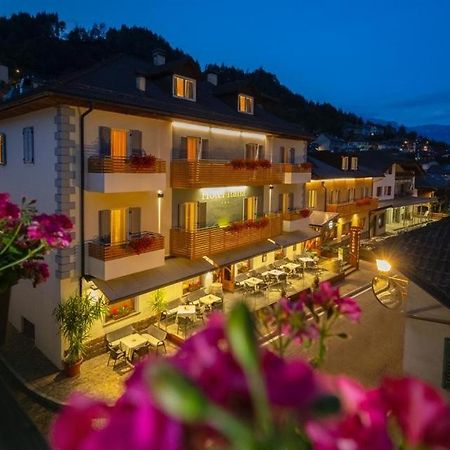 Hotel Italia Castello-Molina di Fiemme Exteriör bild