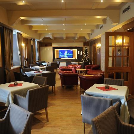 Hotel Italia Castello-Molina di Fiemme Exteriör bild