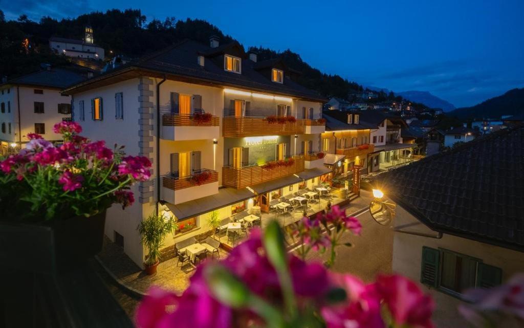 Hotel Italia Castello-Molina di Fiemme Exteriör bild