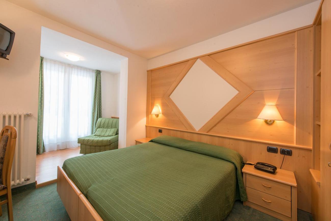 Hotel Italia Castello-Molina di Fiemme Exteriör bild
