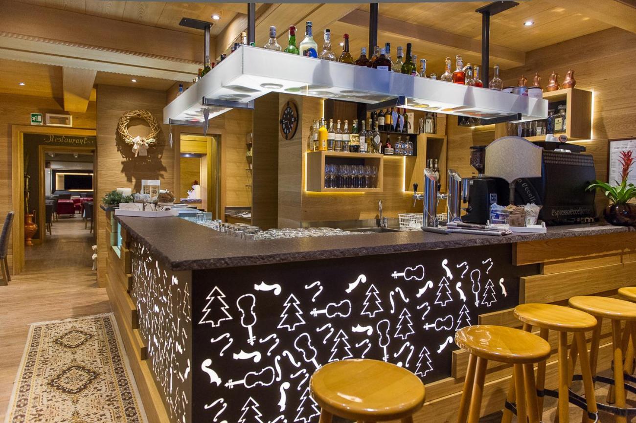 Hotel Italia Castello-Molina di Fiemme Exteriör bild