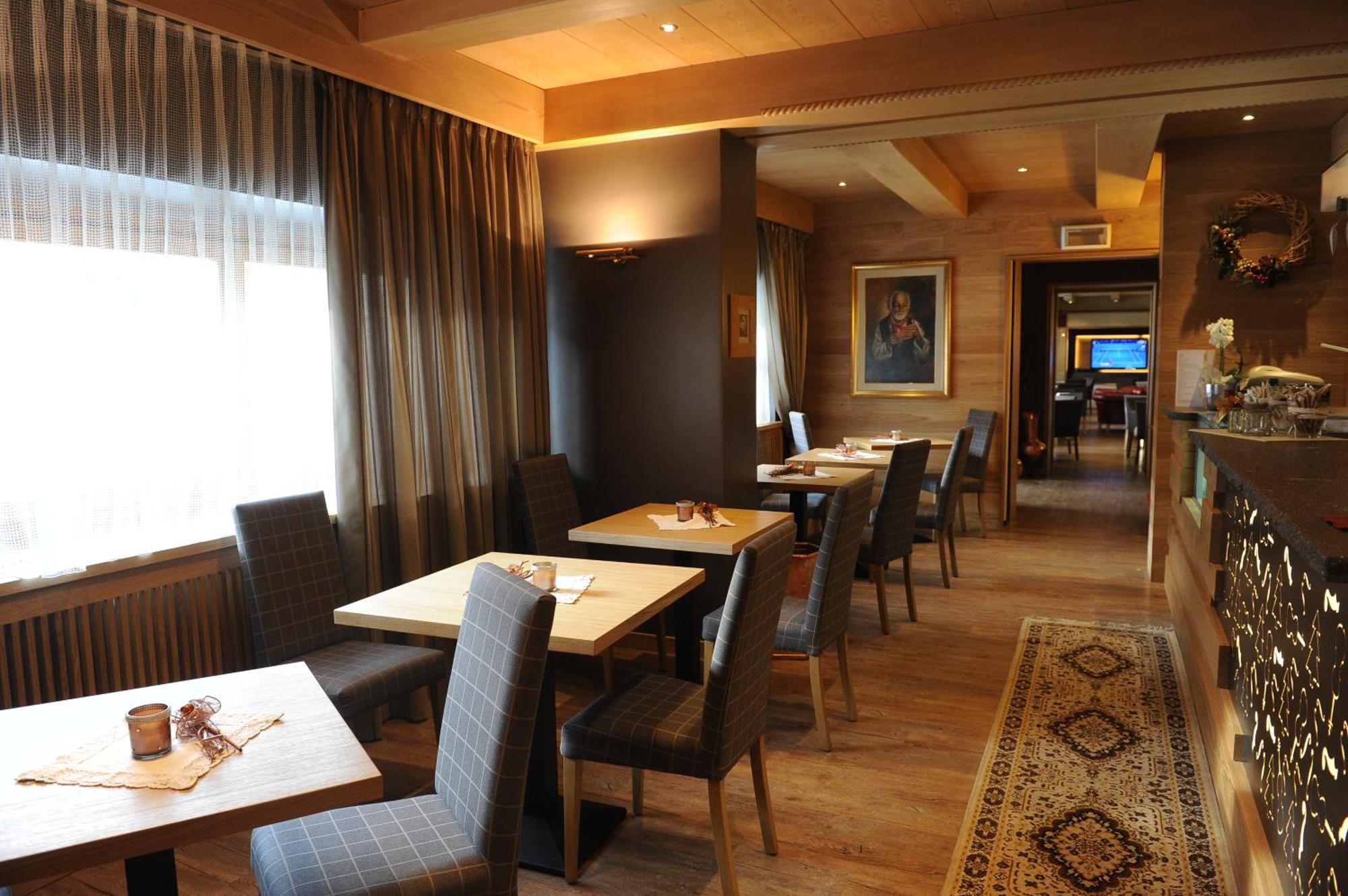 Hotel Italia Castello-Molina di Fiemme Exteriör bild